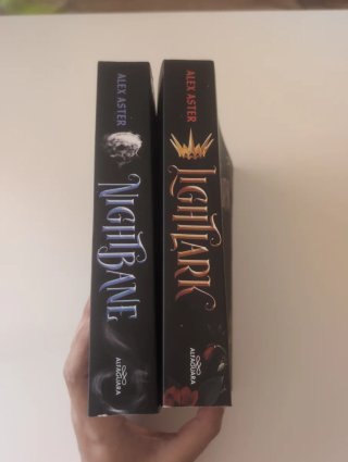 Lightlark (Spanish Edition)