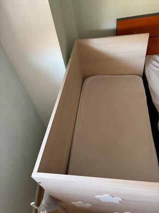 Cuna de madera sin usar