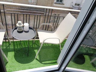 Silla y mesa  Balcón impecables sin ningún rascazo