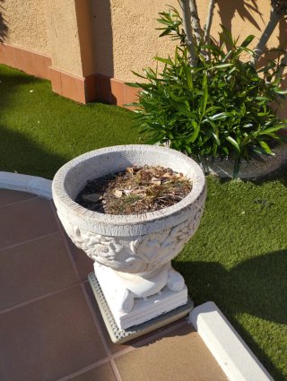 2 Maceteros Piedra Beige