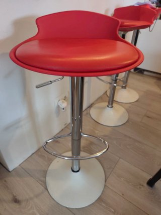 3 Taburetes Rojos altos ajustables para Barr