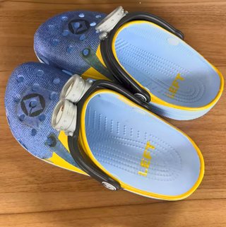 Crocs Minions