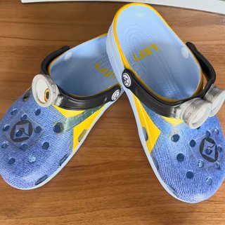 Crocs Minions