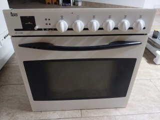 Vitrocerámica Teka 4 fuegos y Horno marca Teka