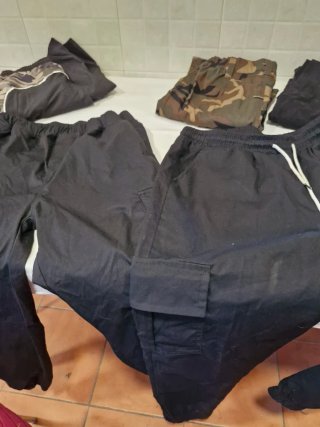 Pantalones Talla L Camuflaje y Negros