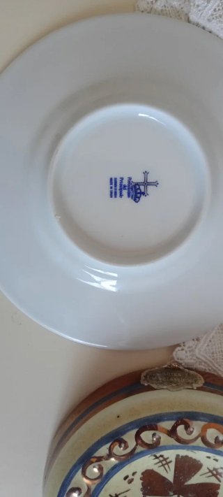 Lote porcelana: fuentes, cenicero, platitos