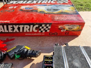 Scalextric C2 GT Seat Cupra GT vs Seat Cupra GT