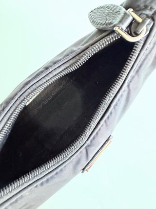 Piccola borsa Prada in nylon