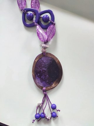 Conjunto collar y pendientes morado y marrón