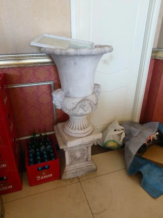 Escultura de piedra decorativa