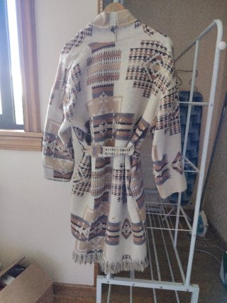 Abrigo estilo kimono con estampado étnico