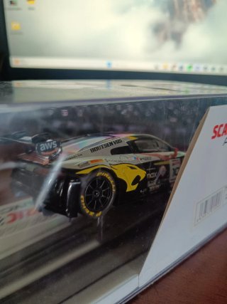 Scalextric Advance Audi R8 LMS GT3 Marc VDS