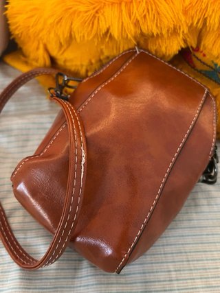 Bolso de piel marrón