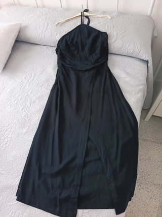 Vestido midi halter negro