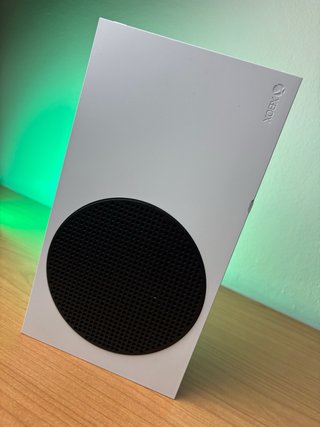 Xbox Series S + Auriculares Razer Kaira