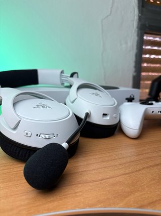 Xbox Series S + Auriculares Razer Kaira
