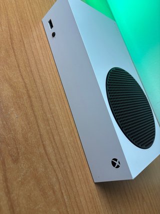 Xbox Series S + Auriculares Razer Kaira