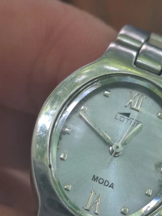 Reloj Lotus Plata y Blanco