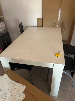 Mesa con 4 sillas
