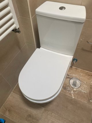 Taza de baño porcelana blanca
