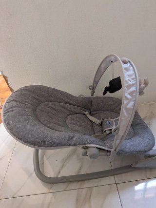 Hamaca bebé Chicco gris