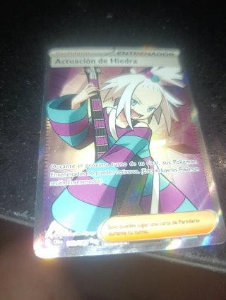 Carta Pokémon Actuación de Hiedra Entrenador