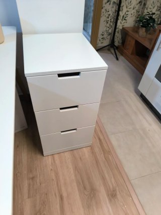 Cómoda 3 cajones IKEA blanca nueva(precio IKEA 129