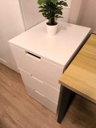 Cómoda 3 cajones IKEA blanca nueva(precio IKEA 129