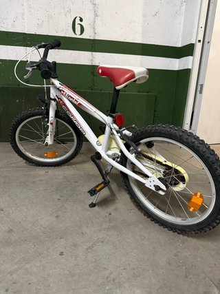 Bicicleta Conor Rocket 16 para niños