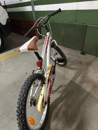 Bicicleta Conor Rocket 16 para niños