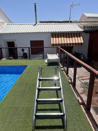 Escalera Piscina Metal y Madera