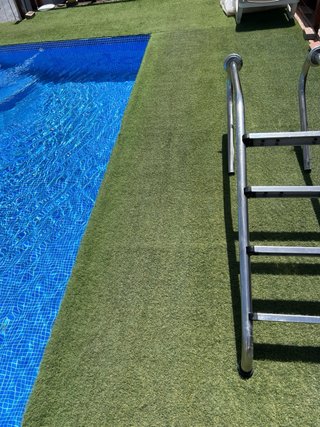 Escalera Piscina Metal y Madera
