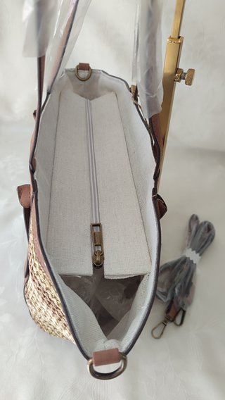 Capazo estilo rafia beige y marrón