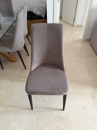 Mesa Comedor Cristal y 8 Sillas Tapizadas