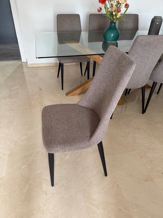 Mesa Comedor Cristal y 8 Sillas Tapizadas