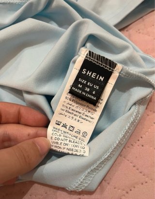 Shein camiseta crop top manga corta azul claro M