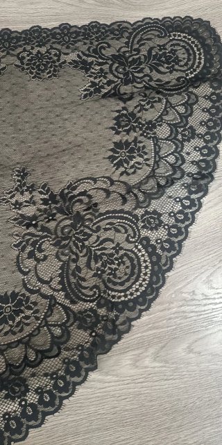 Mantilla media luna fallera negra, 60€!!