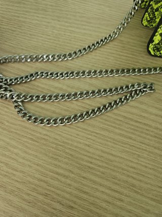 Bolso efecto piel ZARA verde y negro