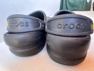 Crocs negros talla 37-38