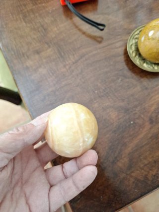 Esfera de piedra decorativa