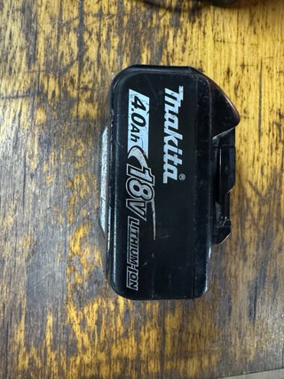 Cargador Makita DC18RC + 2 Baterías