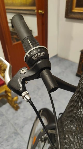 Bicicleta Btwin con cesta