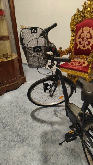 Bicicleta Btwin con cesta