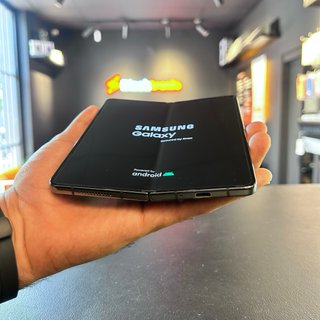 Samsung Galaxy Z Fold4 256GB Gris (No Abre bien)