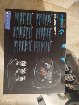Volante Logitech G29 con Pedales en su caja
