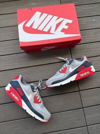 Nike Air Max 90 Gris y Rojo