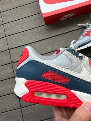 Nike Air Max 90 Gris y Rojo