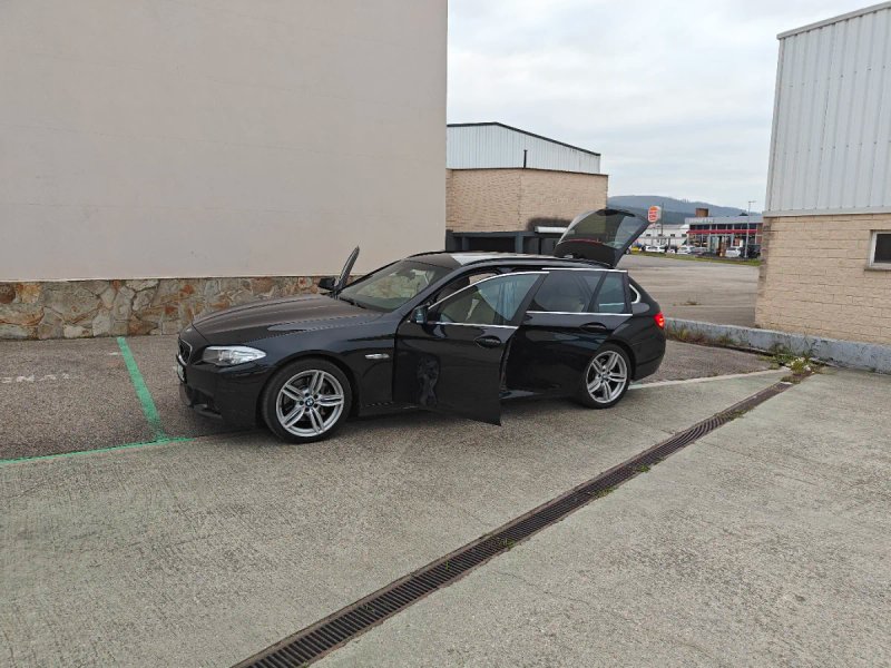 BMW Serie 5 530 d Touring xDrive 2012, foto 2