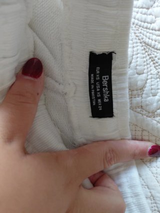 Pantalón corto Bershka blanco