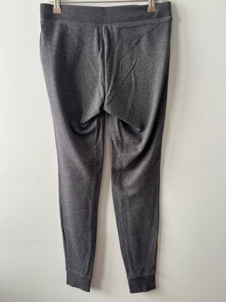 Pantalones deportivos Nike grises